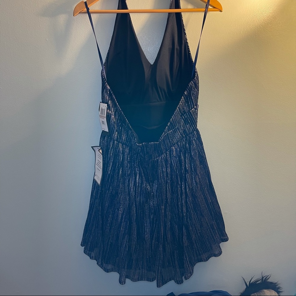 CITY STUDIO DRESS - Picture 3 of 4